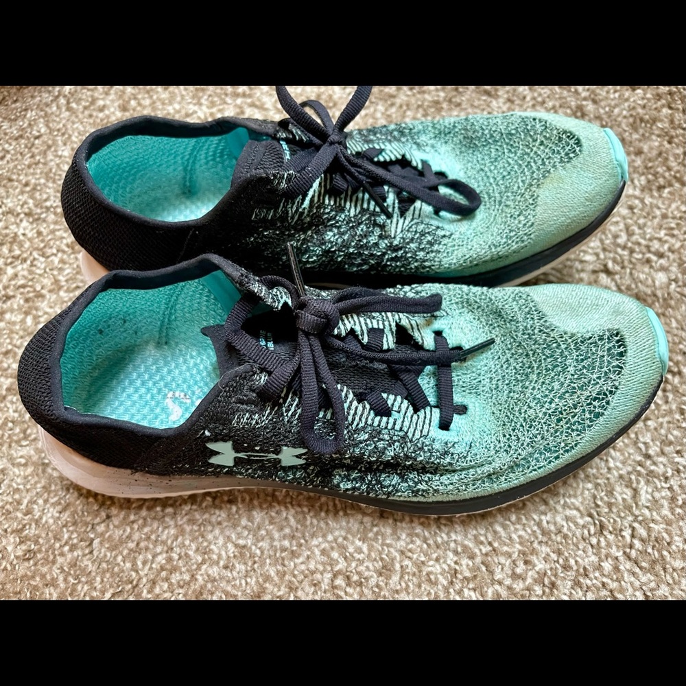 Under Armour Women’s Threadborne Blur running shoes - 
size 9